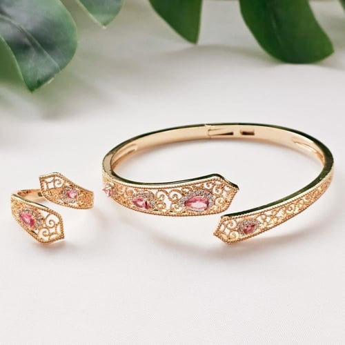 اسوارة و خاتم