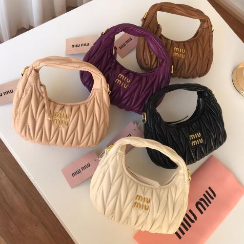 شنط ميو ميو