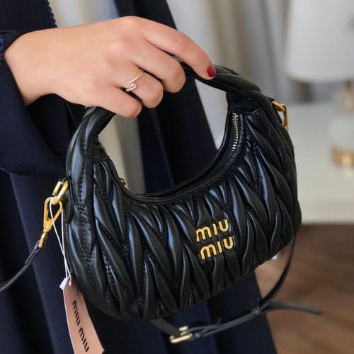 شنط ميو ميو