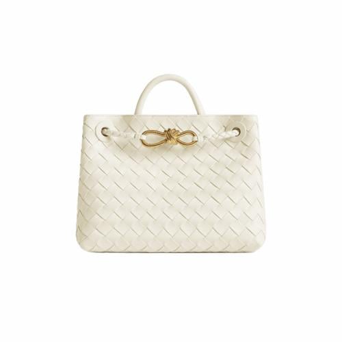 BOTTEGA VENETA Andiamo leather top-handle bag
