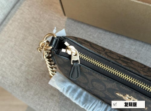 Teri Shoulder Bag In Signature Canvas