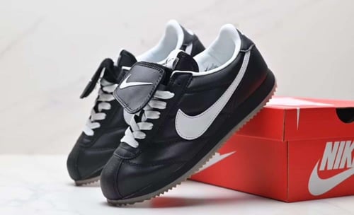 Nike Cortez SE Metallic Black
