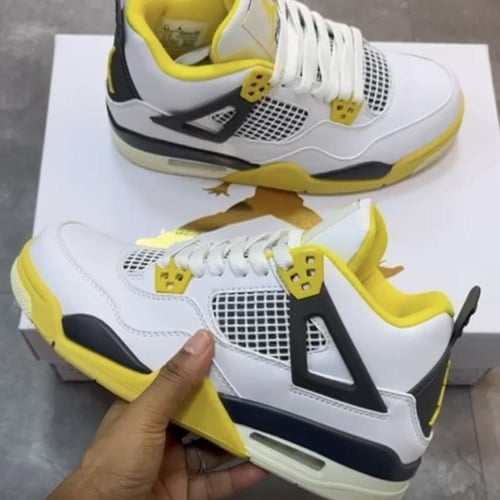 Air Jordan 4 "Vivid Sulfur"