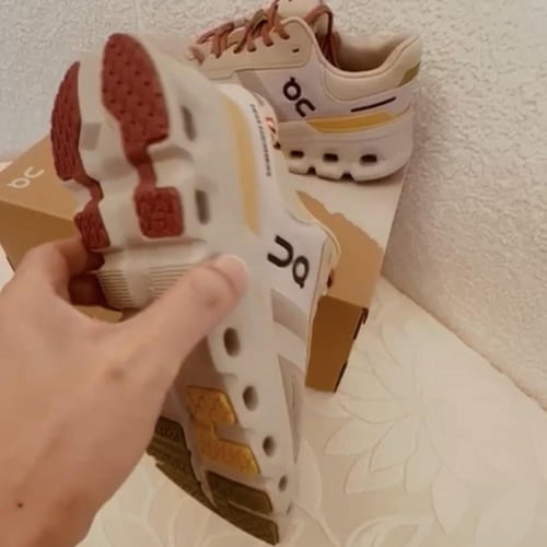 On Cloudrunner 2 Walkgood La Sneaker