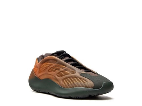 Yeezy 700 Copper fade
