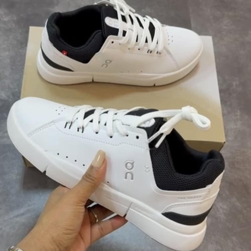 On Running The Roger Advantage "White/Midnight" sn...