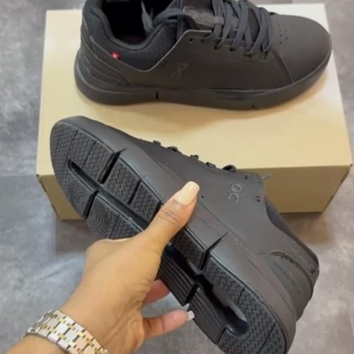On Running On The Roger Advantage "Black" sneakers