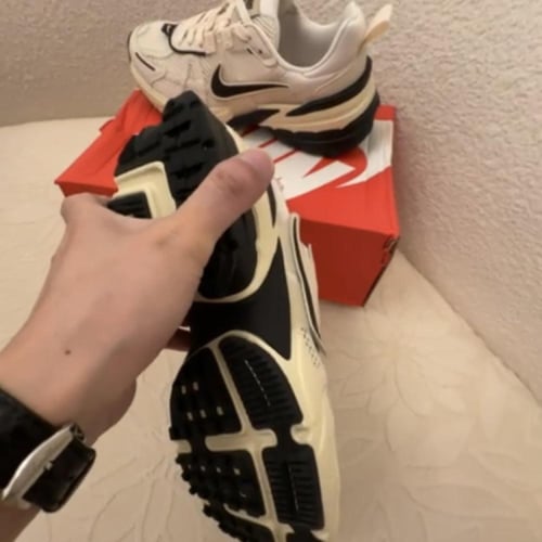 Nike V2K Run black white