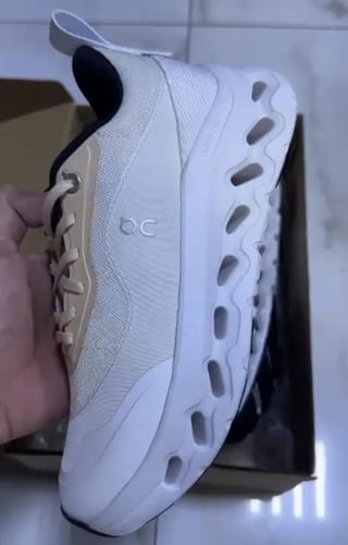 On Running Cloudtilt 2 x LOEWE 'Tan White'