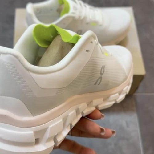 On Running Cloudstratus low-top sneakers