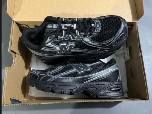 NEW BALANCE 740 sneakers