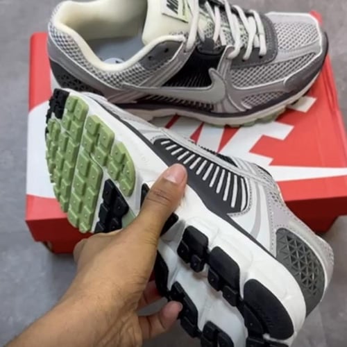 Nike Vomero 5 "Cobblestone"