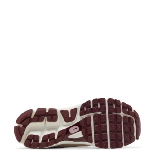 Air Zoom Vomero 5 'Valentine's Day'