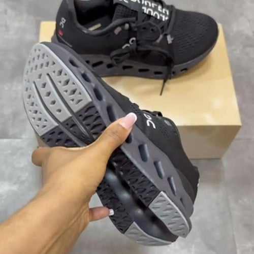 On Running Cloudsurfer low-top sneakers