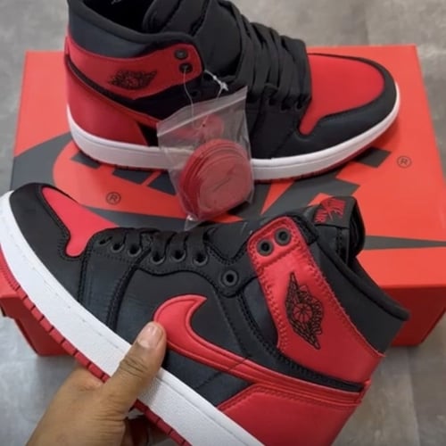 Air Jordan 1 "Satin Bred" high-top