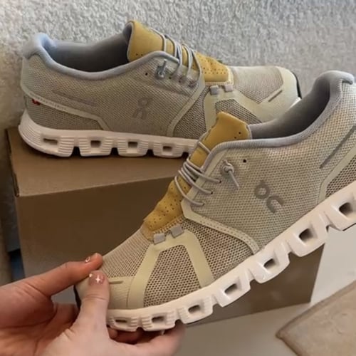 On cloud 5 Haze & Sand