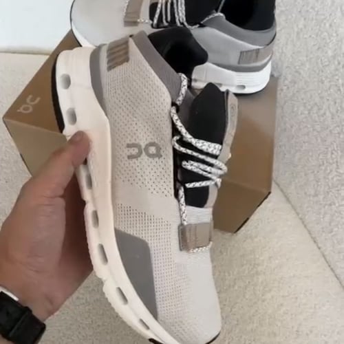 ON CLOUDNOVA WHITE/SAND