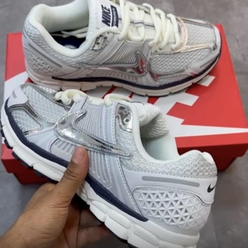 Nike Vomero 5 "Photon Dust"