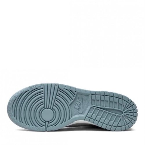 Nike dunk low clear swoosh