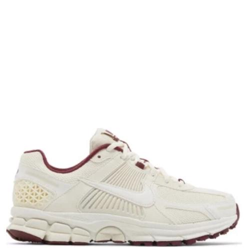 Air Zoom Vomero 5 'Valentine's Day'