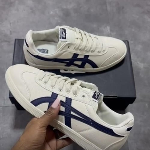 Asics Onitsuka Tiger Tokuten White in Blue