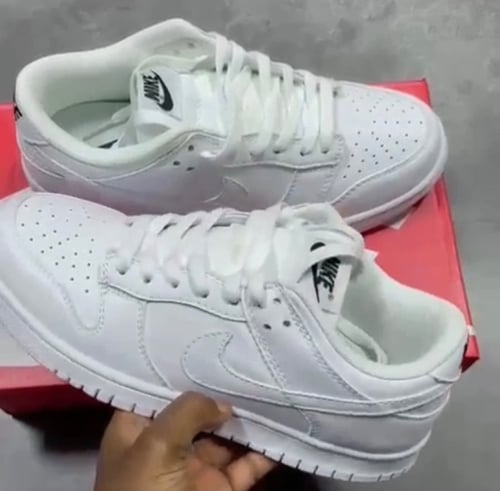 Nike Dunk Low sneakers