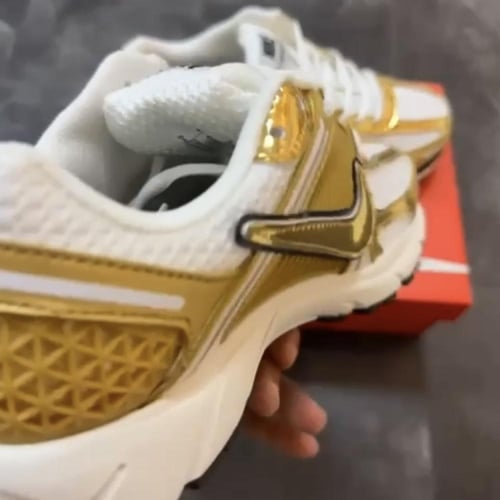 Nike Zoom Vomero 5 "Metallic Gold" sneakers
