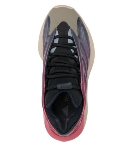 Yeezy 700 v3 ‘FADE CARBON