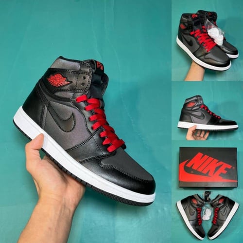 Air Jordan 1 Retro High OG black satin