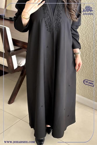 عباية قماش باربي مزخرفة بأناقة