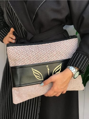 شنطة باوتش نوتيد قماش و حزام جلد متعددة الوان