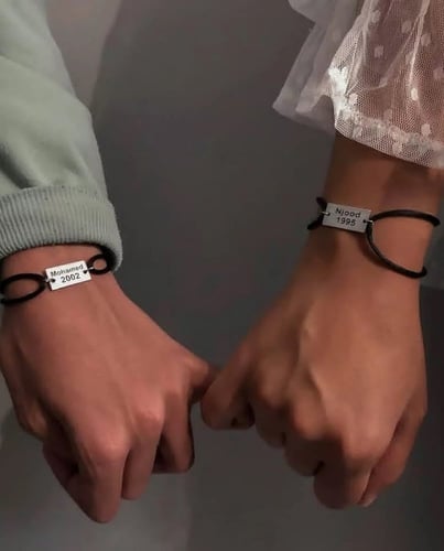 اساور كابلز بالاسم والتاريخ تصميم حسب الطلب