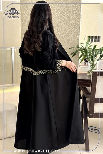 عباية وهج قماش ملكي مع كلفة ذهبية وحزام أنيق