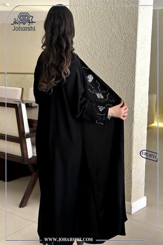 عباية نص كلوش قماش ملكي شك من الامام والكم