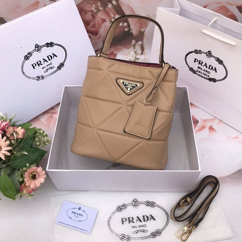 شنط PRADA نسائي بعدة الوان