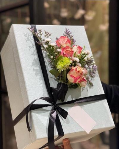 تغليف هدية بالصندوق