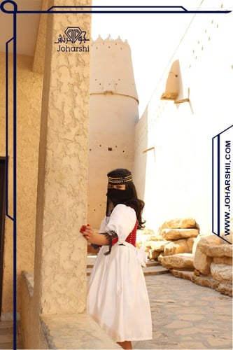 فستان سدو احمر يوم التاسيس