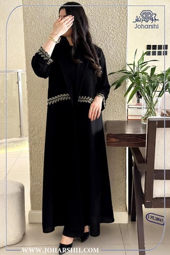 عباية وهج قماش ملكي مع كلفة ذهبية وحزام أنيق