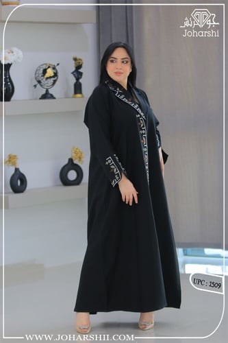 عبايةكلوش مطرزة بخيوط ملونة - كريب ملكي