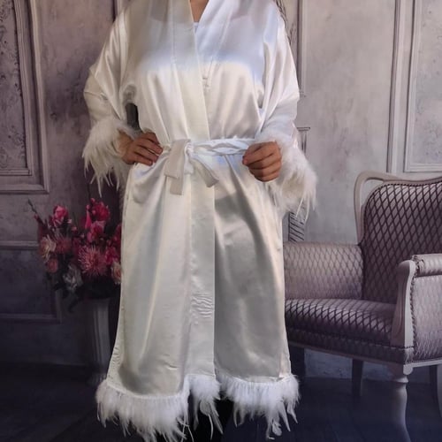 روب ابيض للعروس ريش - روب العروسه بالاسم - ارواب ع...