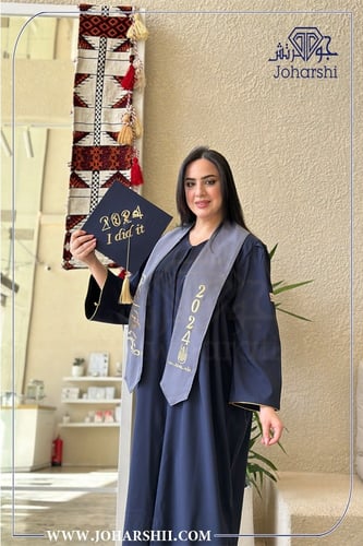 عباية تخرج كحلي فاخرة مع وشاح تخرج بالاسم تطريز رم...