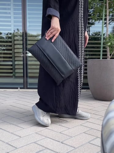 شنط باوتش نسائي بتصميم أنيق - اسود ( يوجد تطريز )