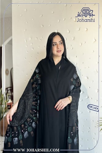عباية قطرية مطرزة بالكريستال فخمة للمناسبات