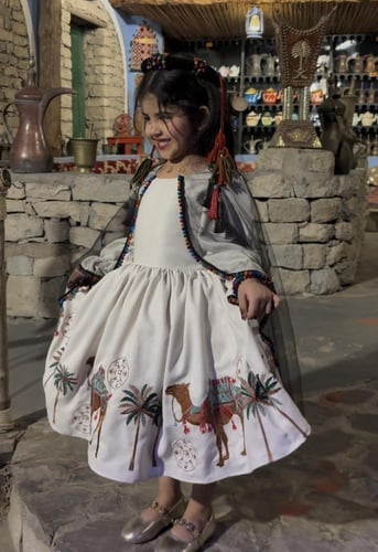 فستان يوم التأسيس للاطفال بتصميم تراثي أنيق مستوحى...