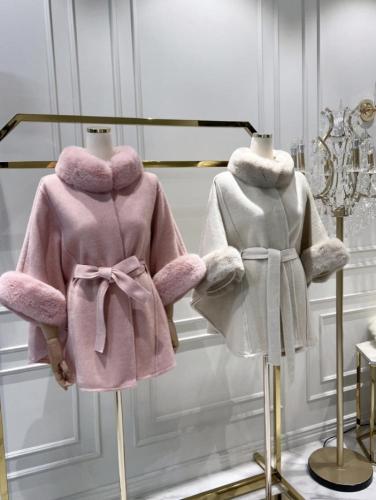 شال شتوي بالإسم بشكل جديد