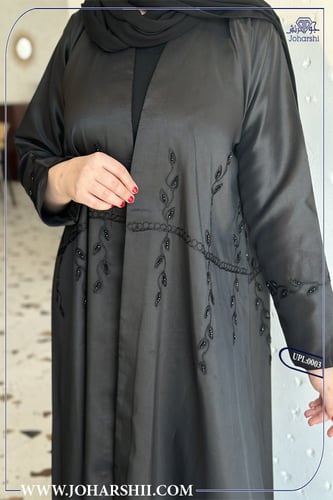 عباية سوداء فخمة مع شك أنيق