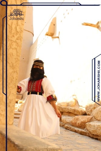 فستان سدو احمر يوم التاسيس