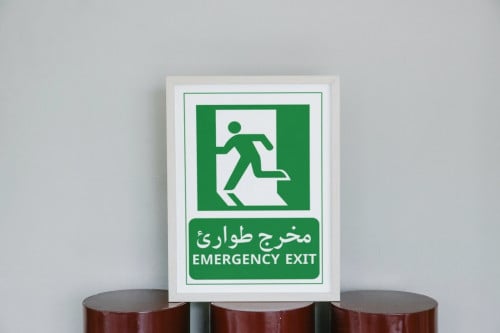 لوحة مخرج طوارئ