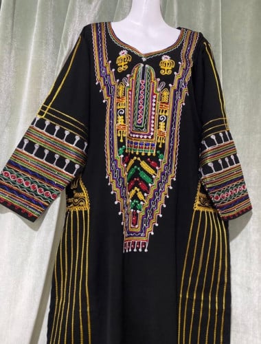 جلابيه عسيرى القماش كريب اسود تطريز كامل