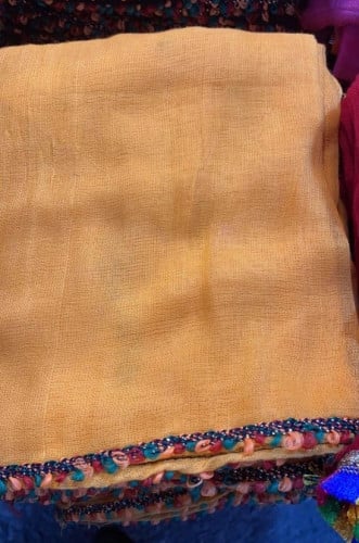 شيله اصفر قطن باطراف ملونه